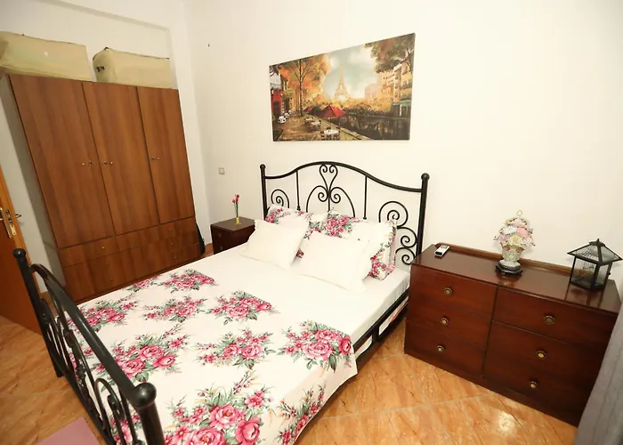 شقة Jani & Eleni's Unesco Explorer Base - Apollonia, Fier, Berat & Beyond