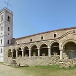 Jani & Eleni's Unesco Explorer Base - Apollonia, Fier, Berat & Beyond Fier