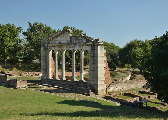 Jani & Eleni's Unesco Explorer Base - Apollonia, Fier, Berat & Beyond